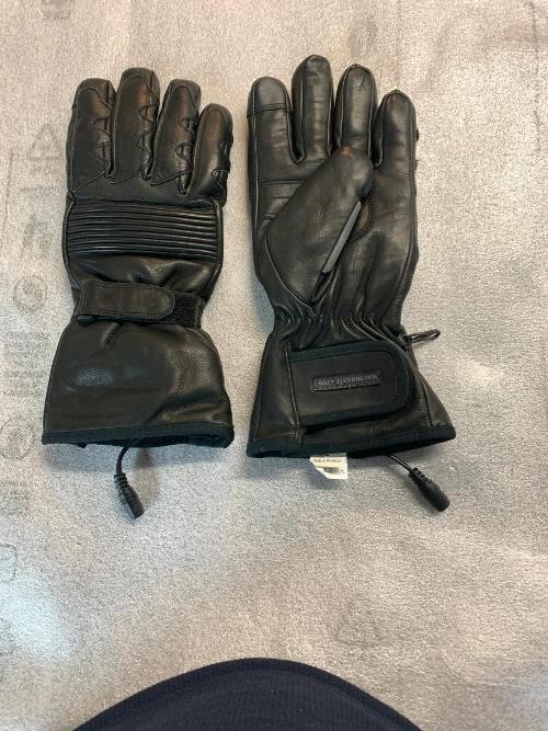 W&S MEN'S LARGE HEATED GLOVES - $85